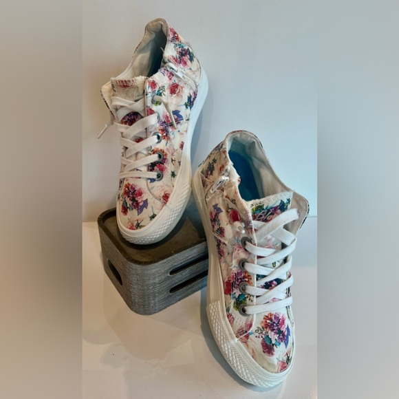 Blowfish Shoes - Blowfish Floral Side Sip Sneakers Size 7.5 Women’s